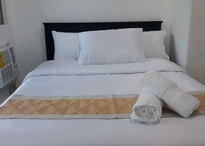 Azure Urban Residences @peterhouse Place 6 Person Max. Aparthotel Manila